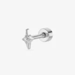 Piercing z piękną białą gwiazdką