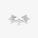 Kolczyk typu earcuff z motywem kwiatowym
