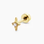 Piercing z piękną białą gwiazdką